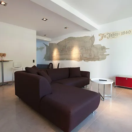 Altes Rathaus Bed & Breakfast 4*