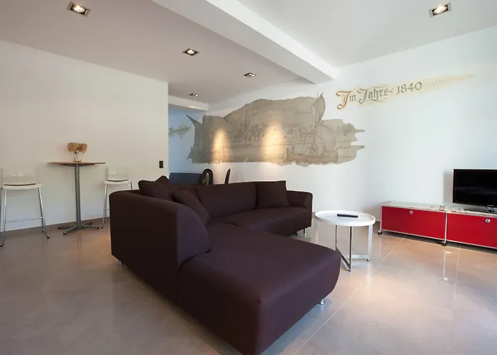 Altes Rathaus Bed & Breakfast 4*